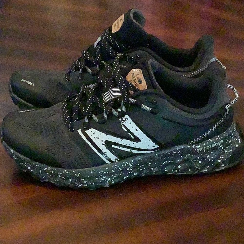 New Balance Men's Black Trail Running Shoes